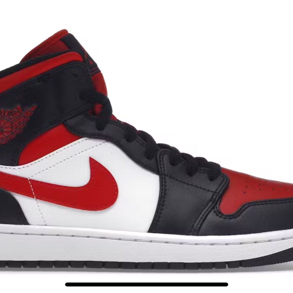 Nike Jordan 1 Mid White Black Red (2022) Size 7Y EUC